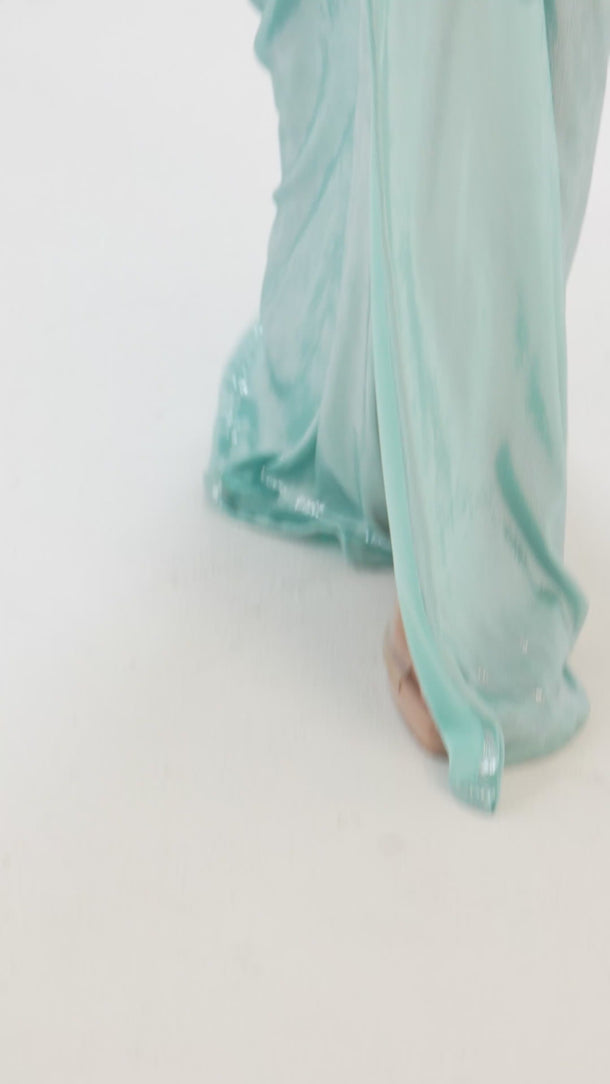 #Color_Metallic Icy Blue